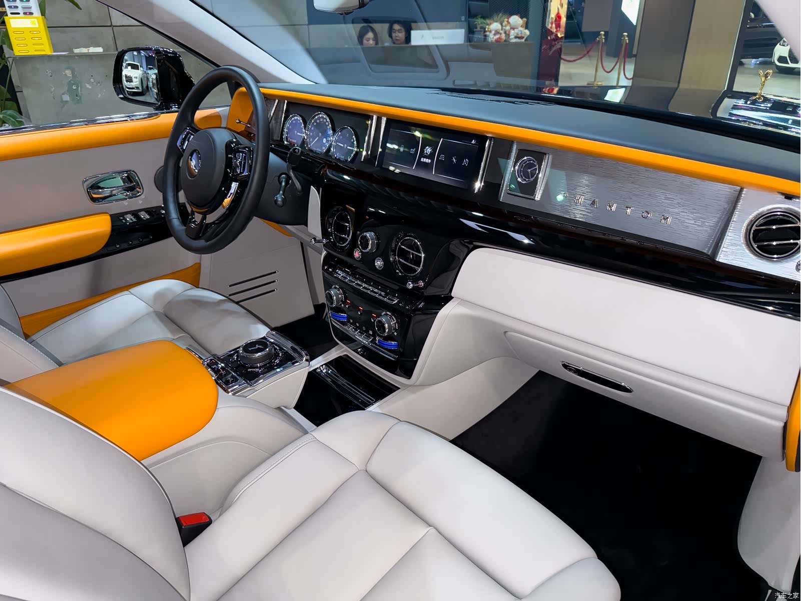 Rolls-Royce Phantom, 2023 31