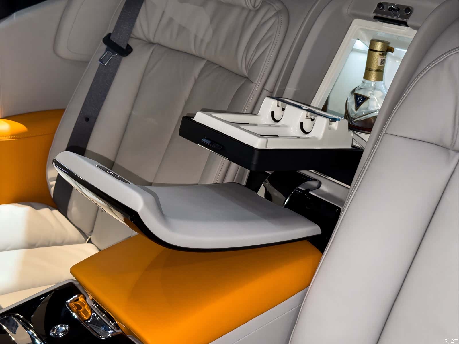 Rolls-Royce Phantom, 2023 29