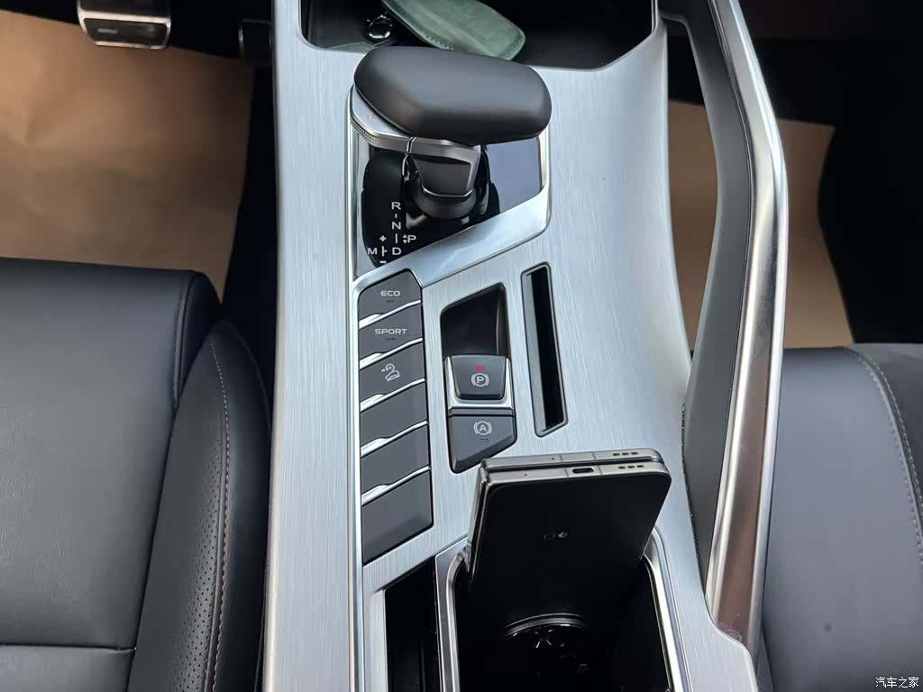 Geely Coolray, 2021 14