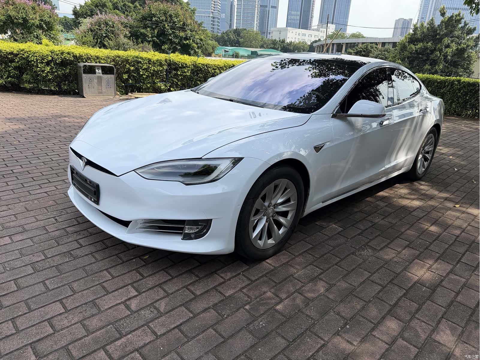 Tesla Model S, 2019 1