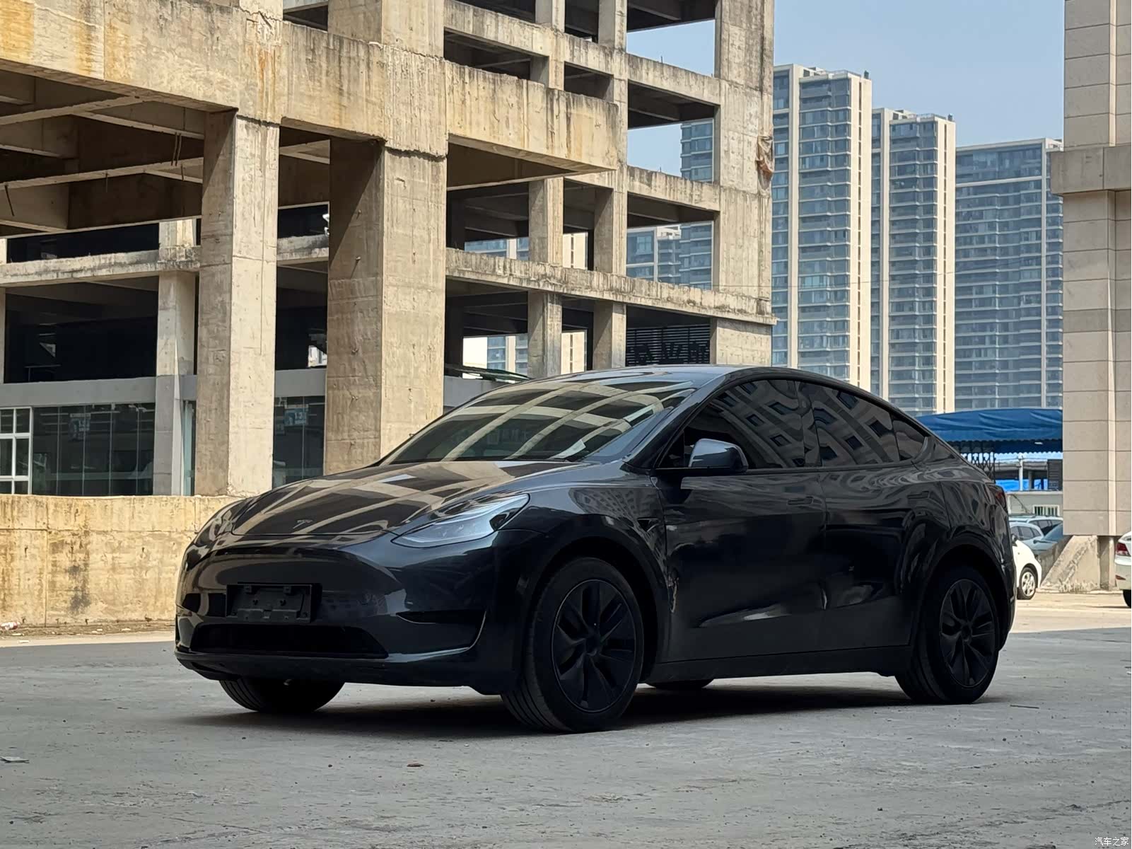 Tesla Model Y, 2025 1