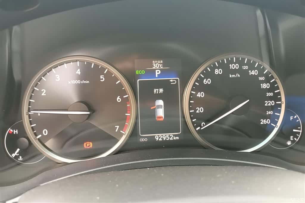 Lexus NX, 2016 14