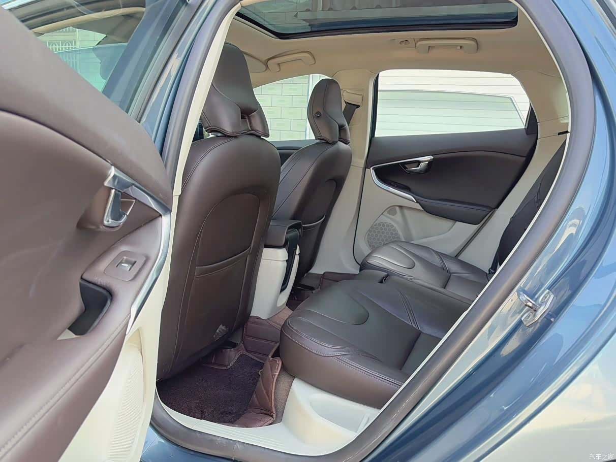 Volvo V40, 2014 4