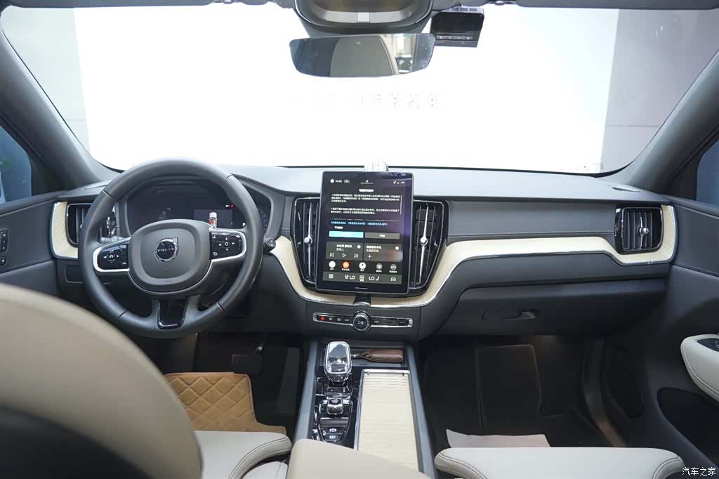 Volvo XC60, 2025 16