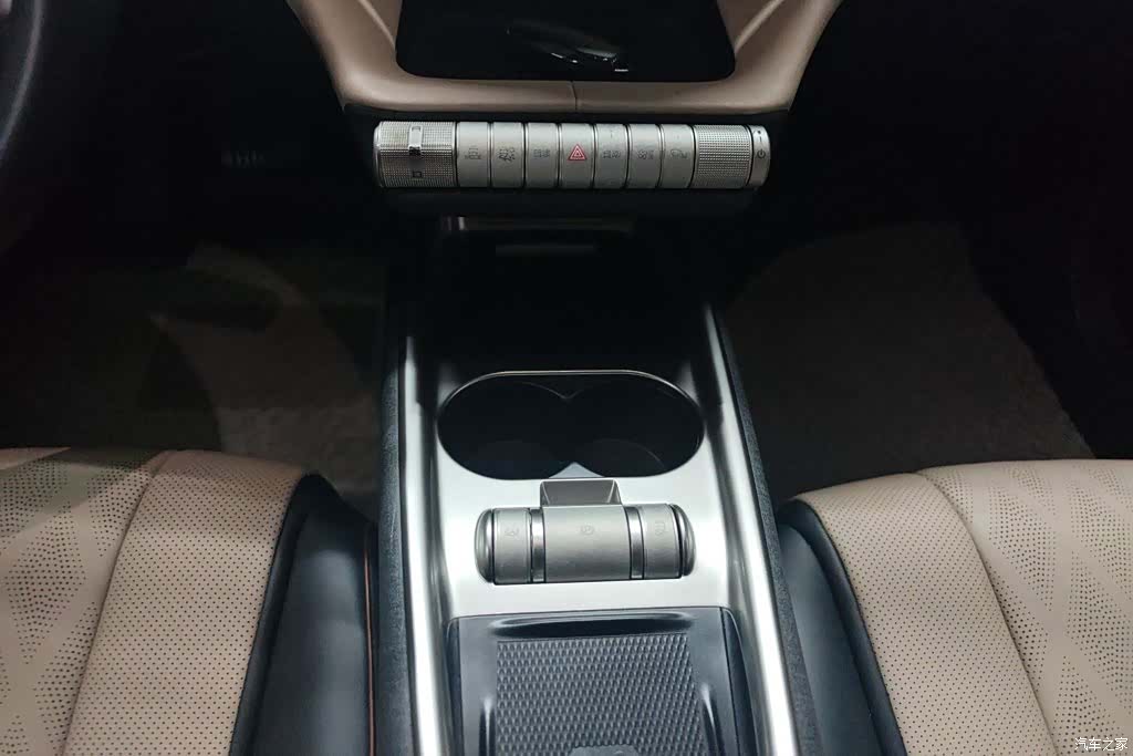 BYD Dolphin, 2023 16