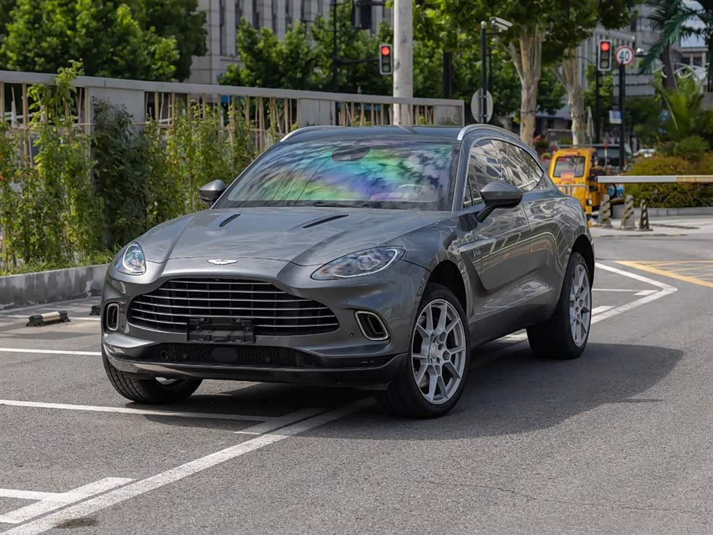 Aston Martin DBX