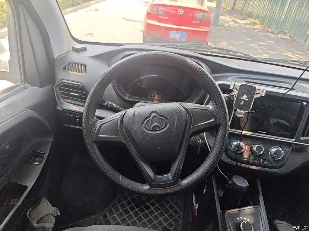 Changan EM80, 2025 3