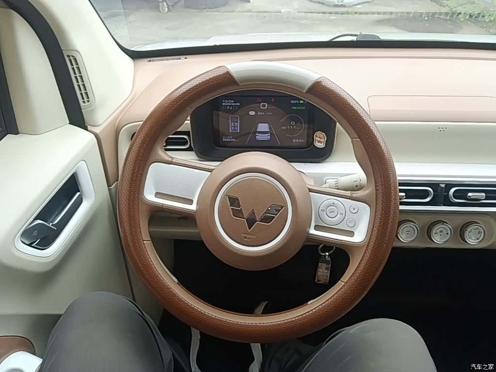 Wuling MINIEV, 2024 11