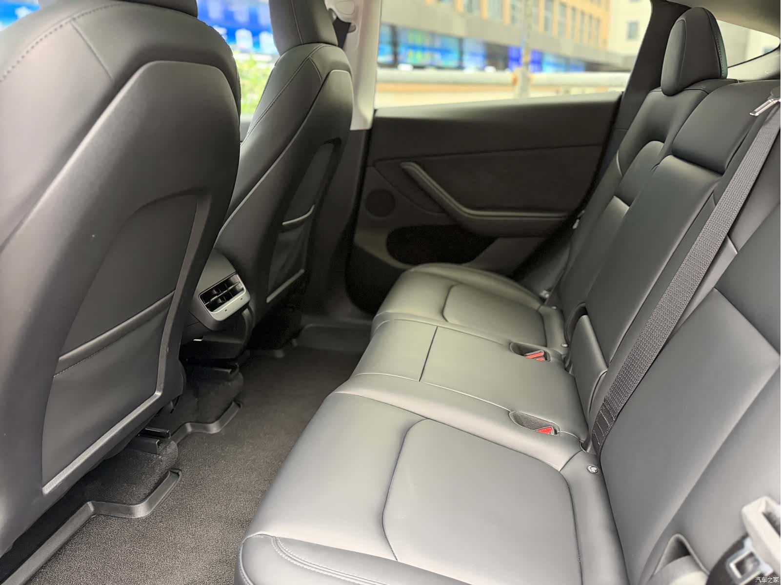 Tesla Model Y, 2024 3