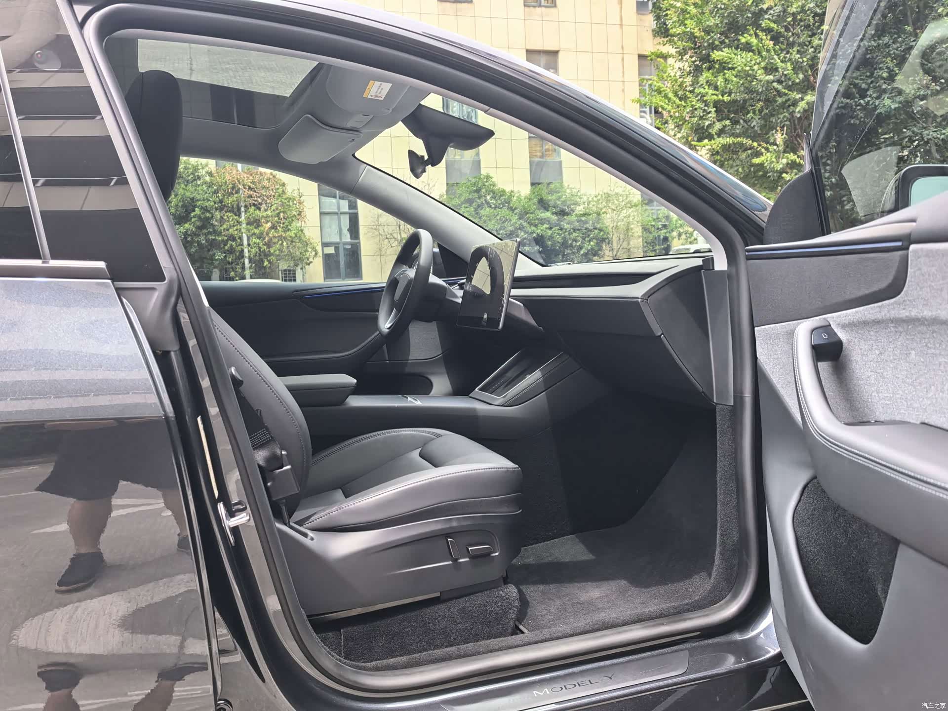 Tesla Model Y, 2025 20