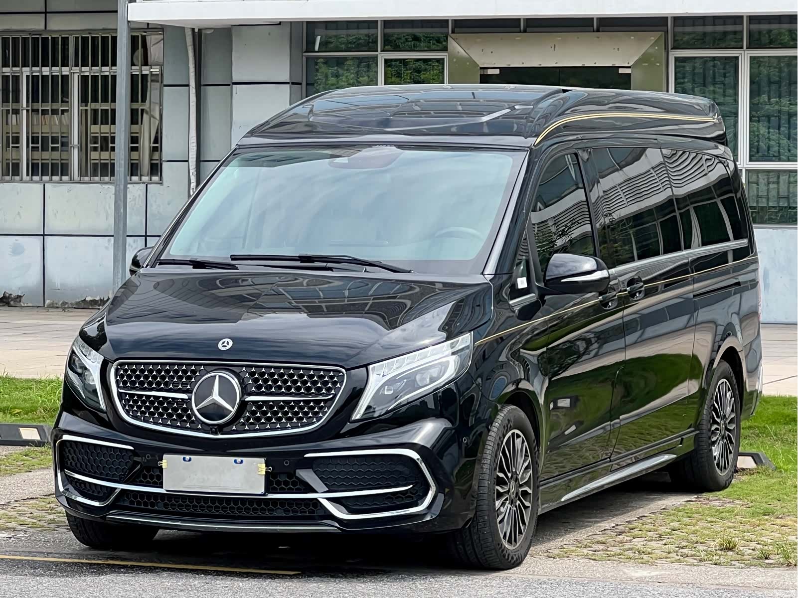 Mercedes-Benz V-Class, 2023 1