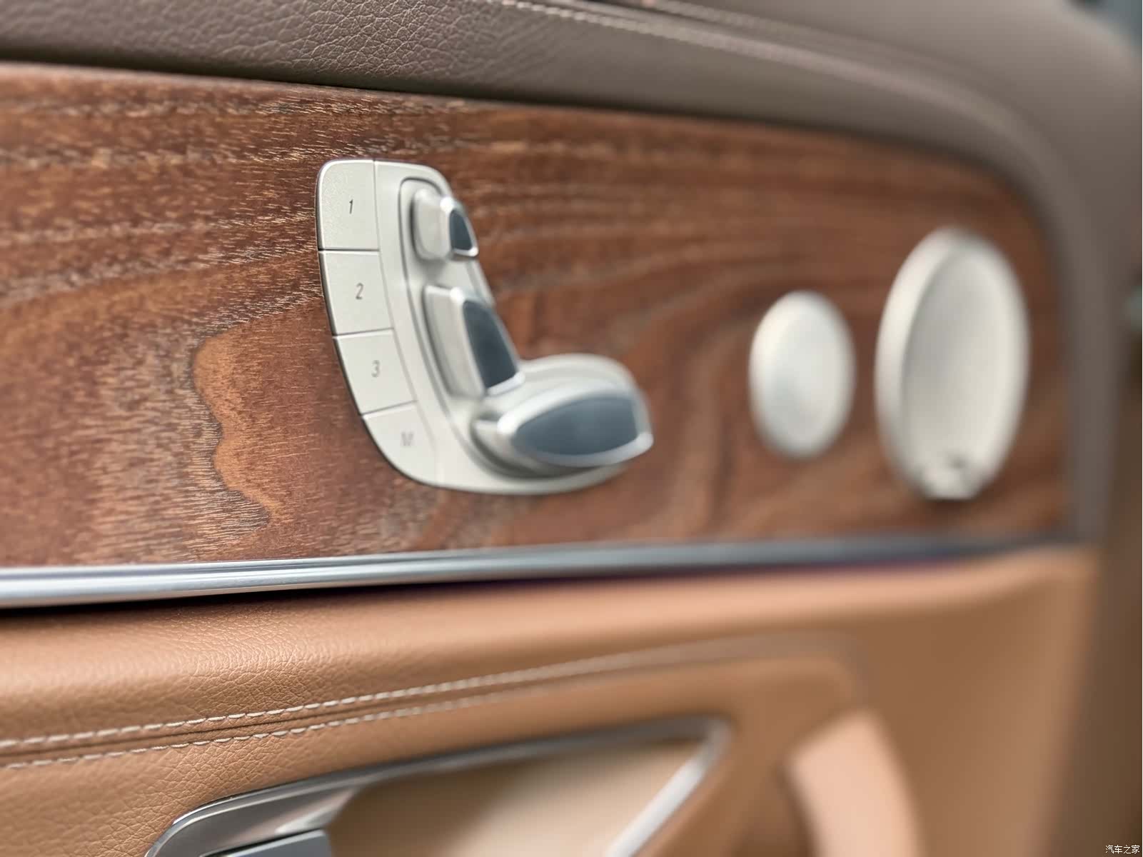 Mercedes-Benz E-Class, 2023 14