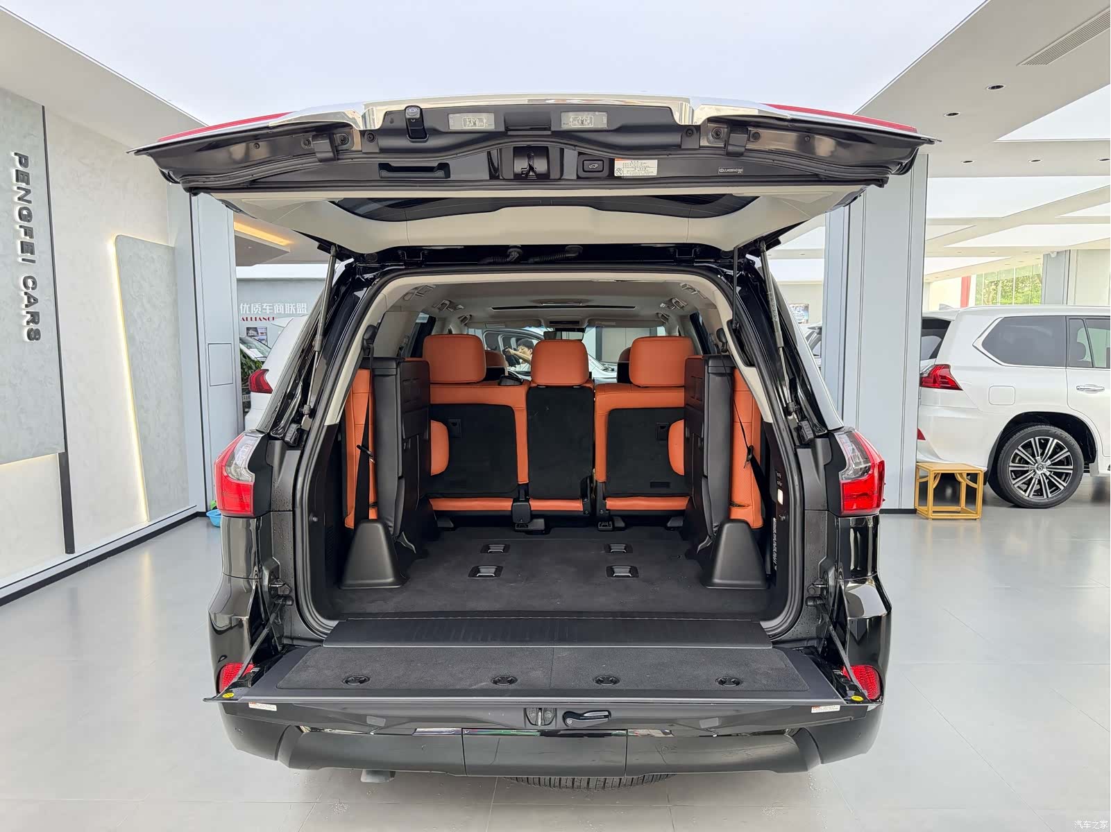 Lexus LX, 2019 9