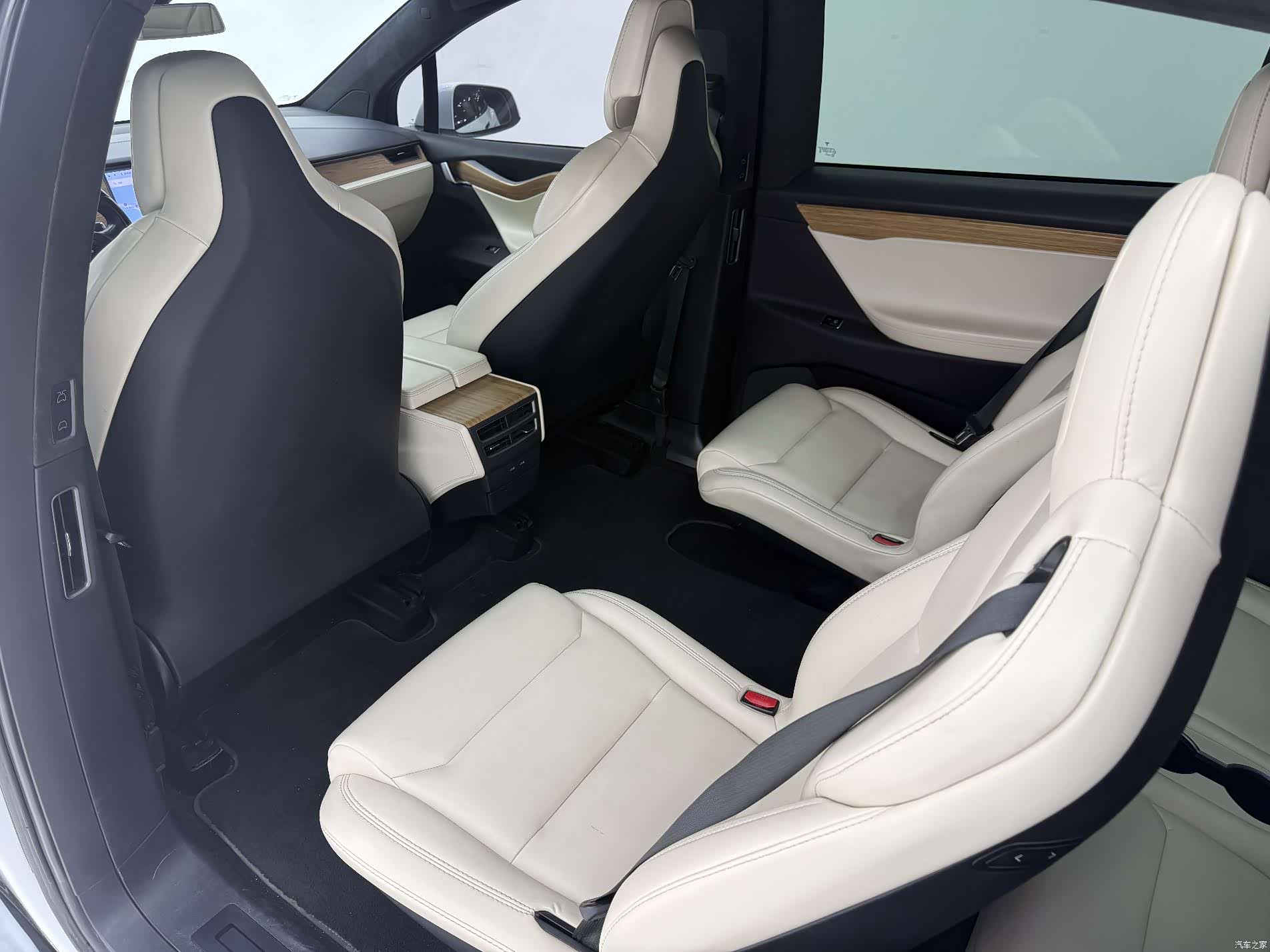Tesla Model X, 2019 16