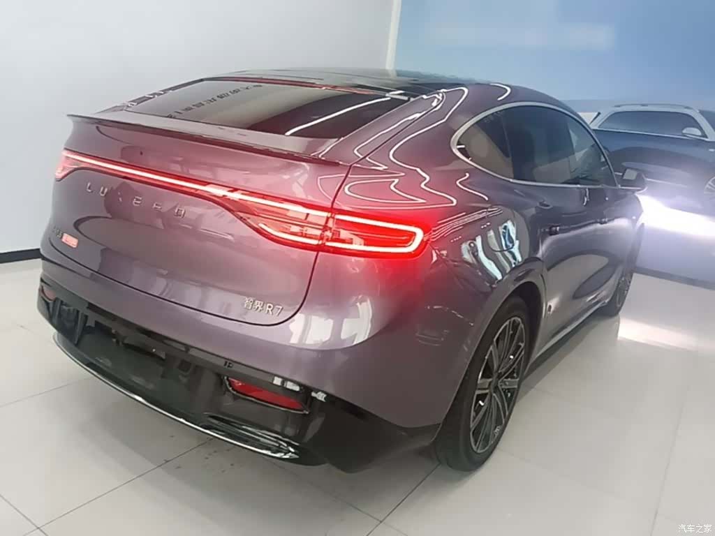 Luxeed R7, 2025 7