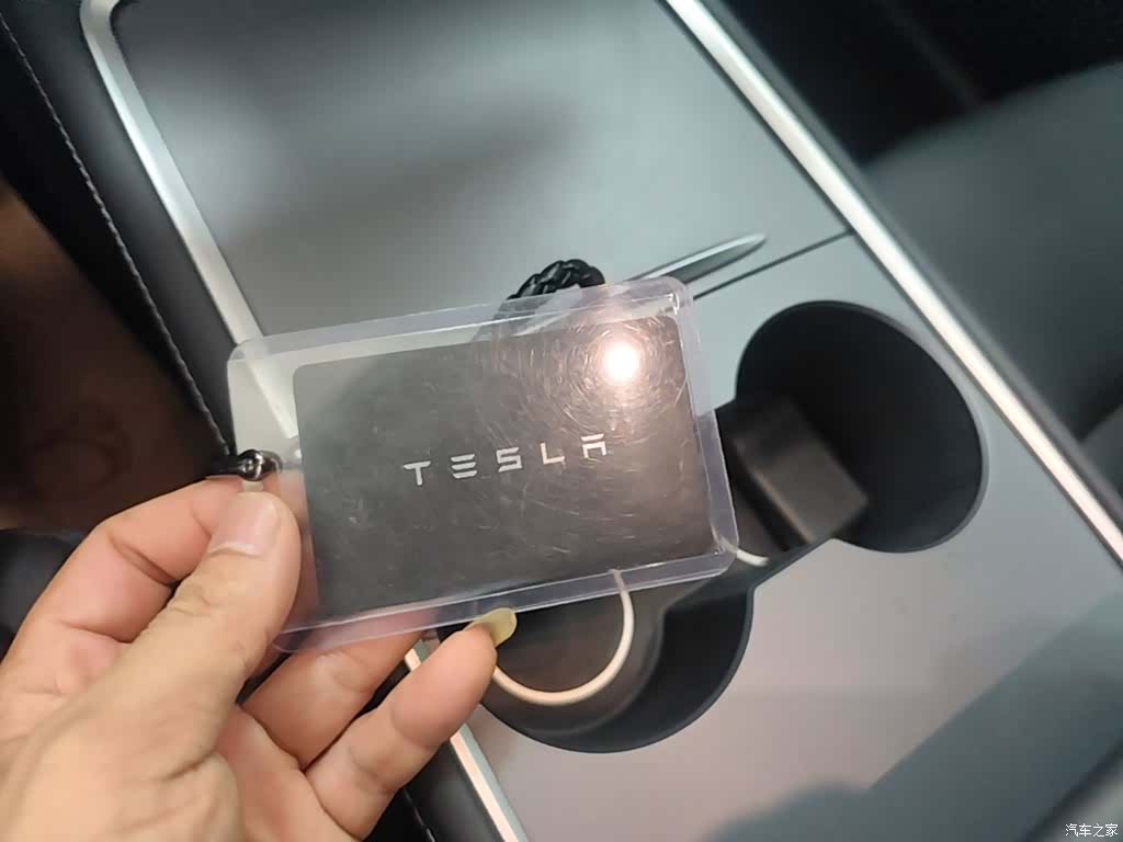 Tesla Model Y, 2021 9