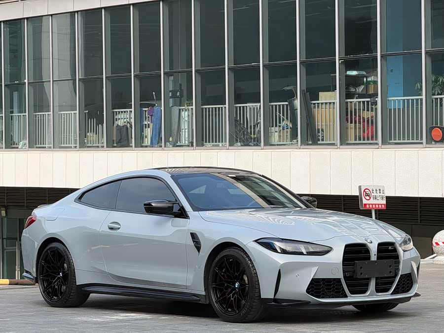 BMW M4 2025, фото 4