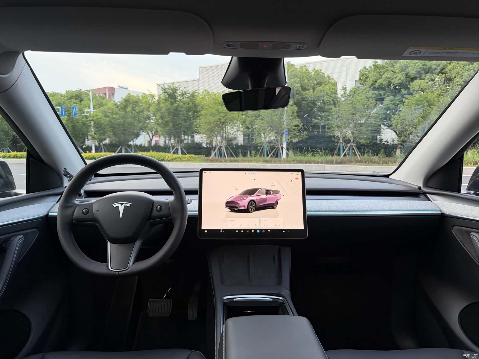 Tesla Model Y, 2024 6