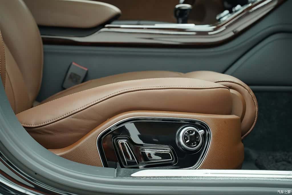 Audi A8L, 2015 28