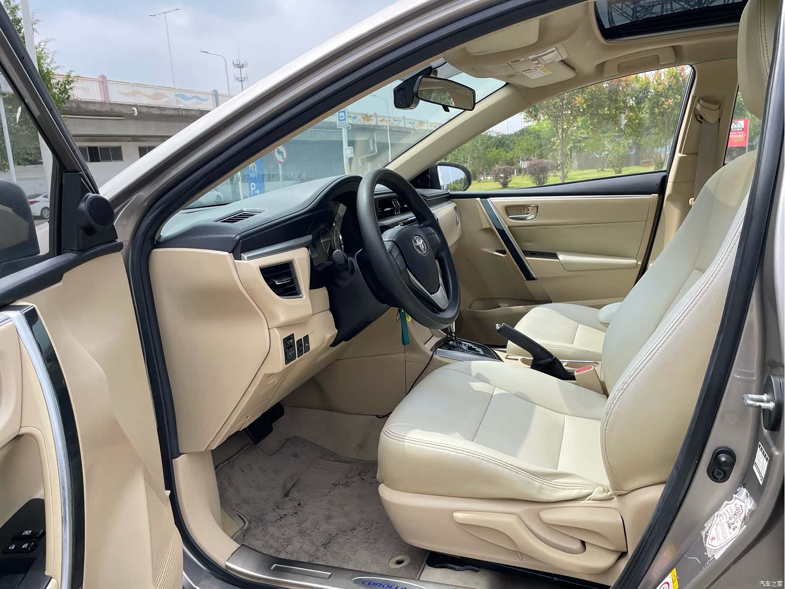 Toyota Corolla, 2016 все фото