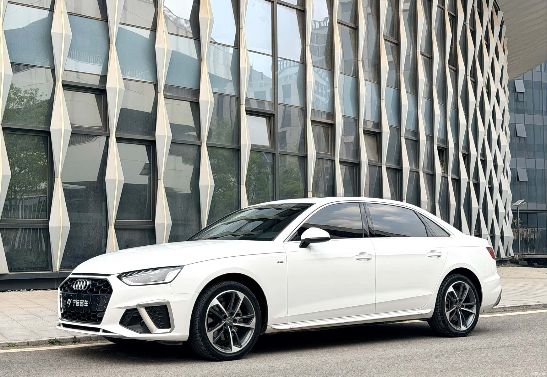 Audi A4L, 2021 1