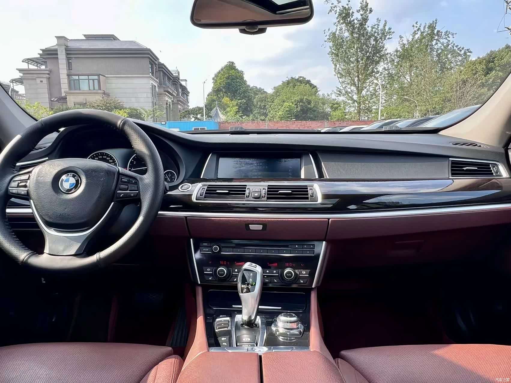 BMW 5 Series, 2012 11