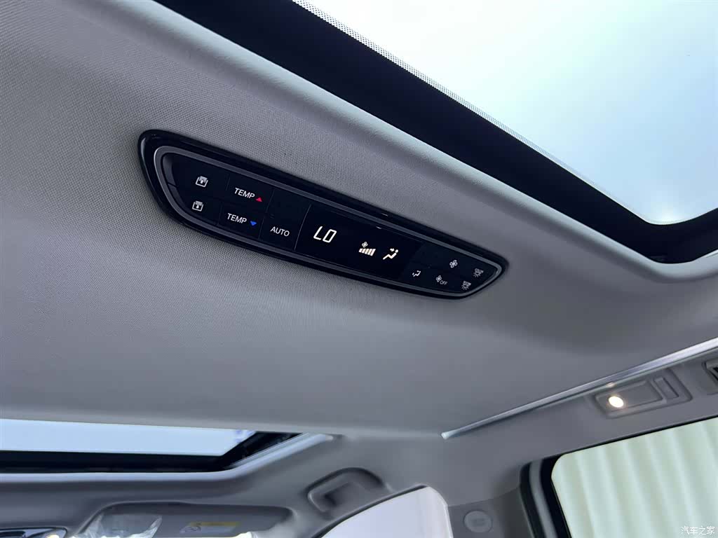 Trumpchi M8, 2021 24