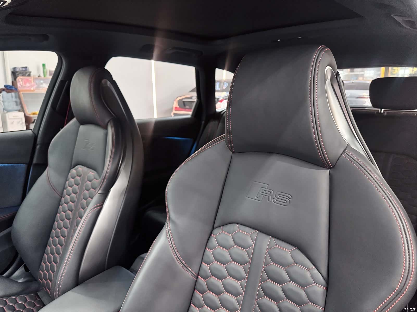 Audi RS4, 2025 14