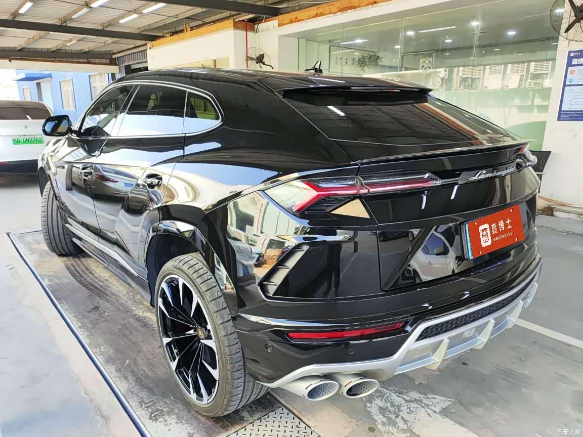 Lamborghini Urus, 2020 все фото
