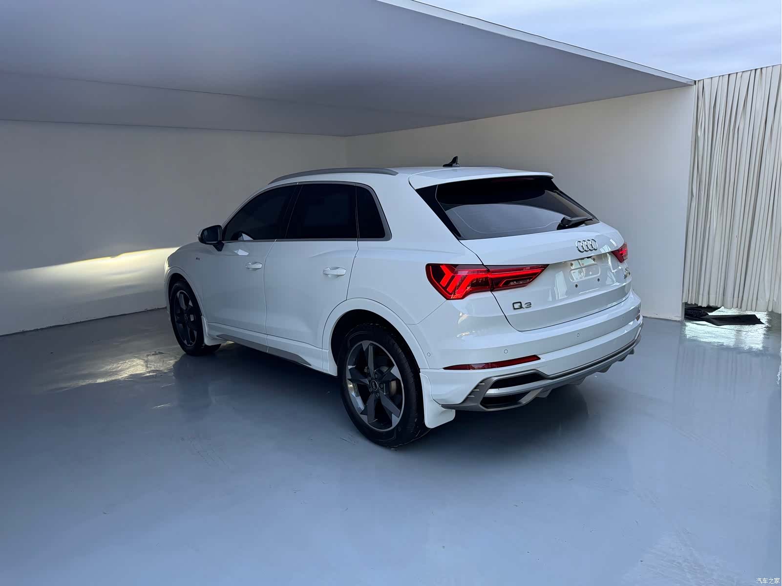 Audi Q3, 2023 4