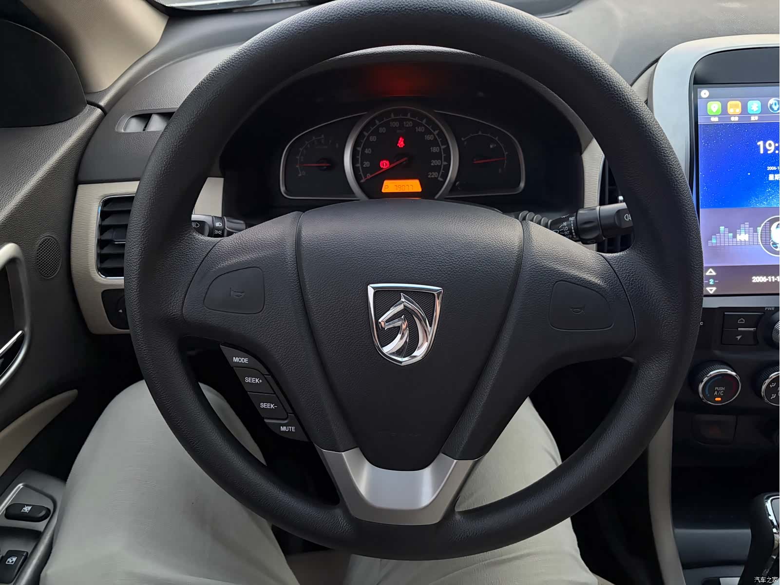 Wuling 630, 2012 16