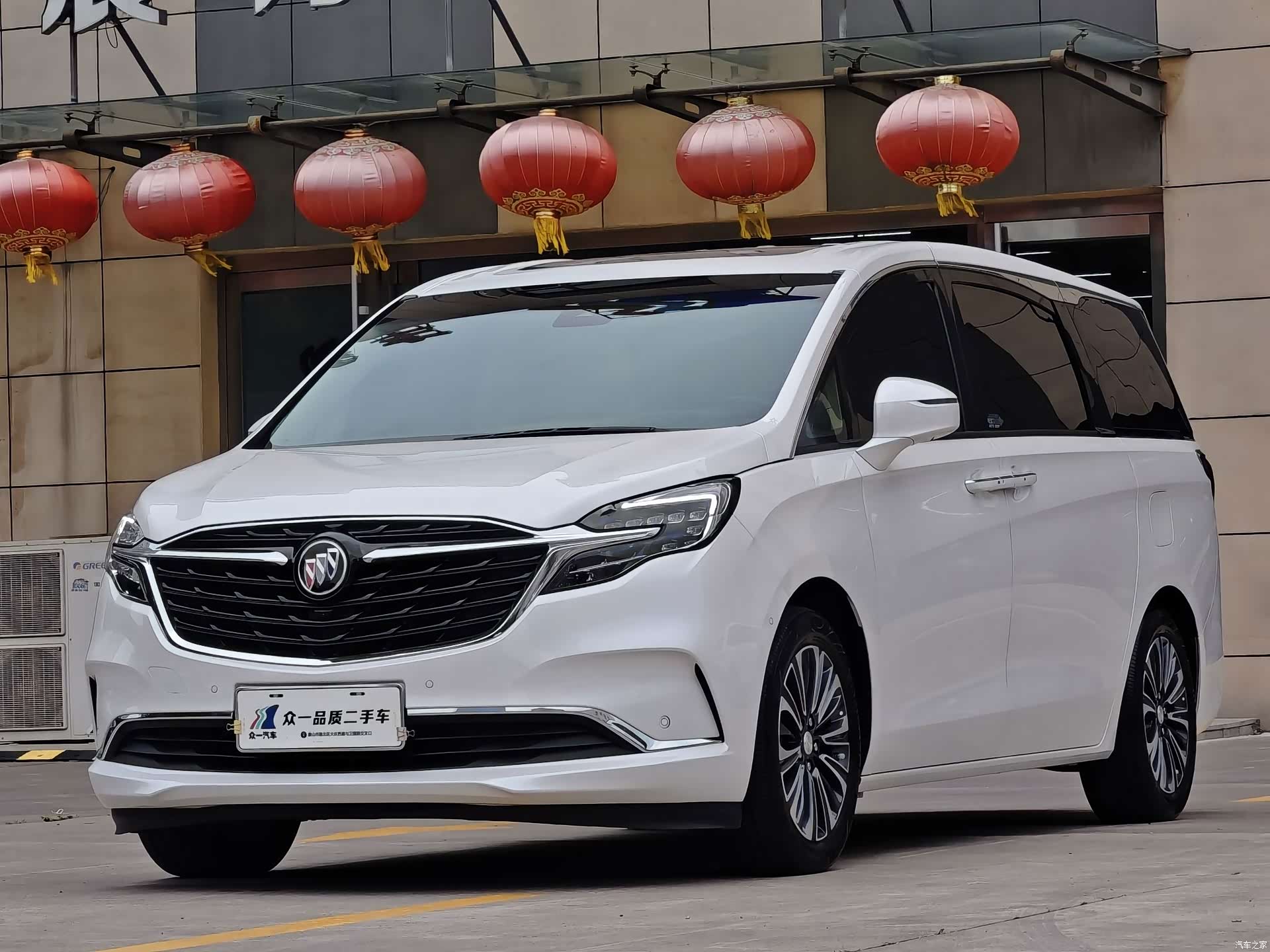 Buick GL8, 2022 1
