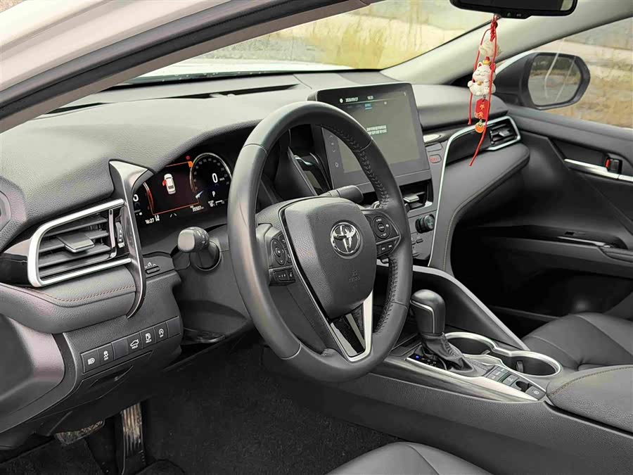 Toyota Camry 2022, фото 11