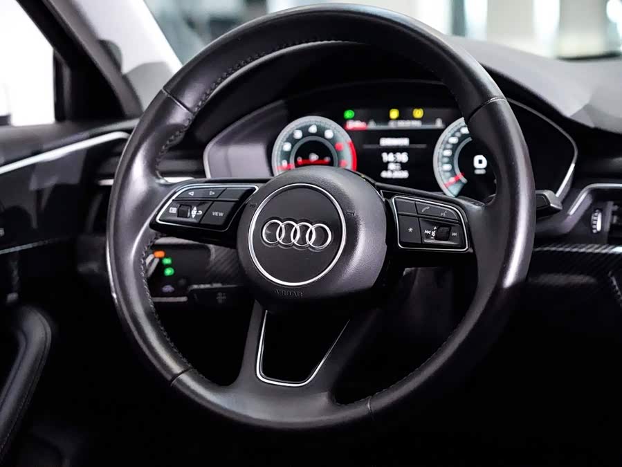 Audi A4L 2022, фото 13
