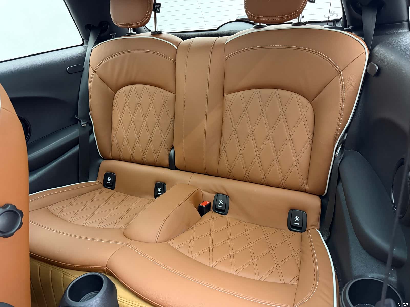Mini Cooper, 2024 14