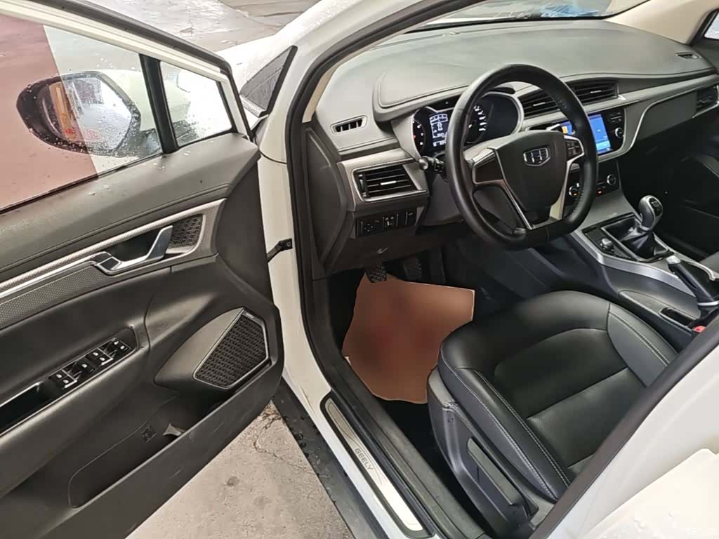 Geely Emgrand, 2017 16