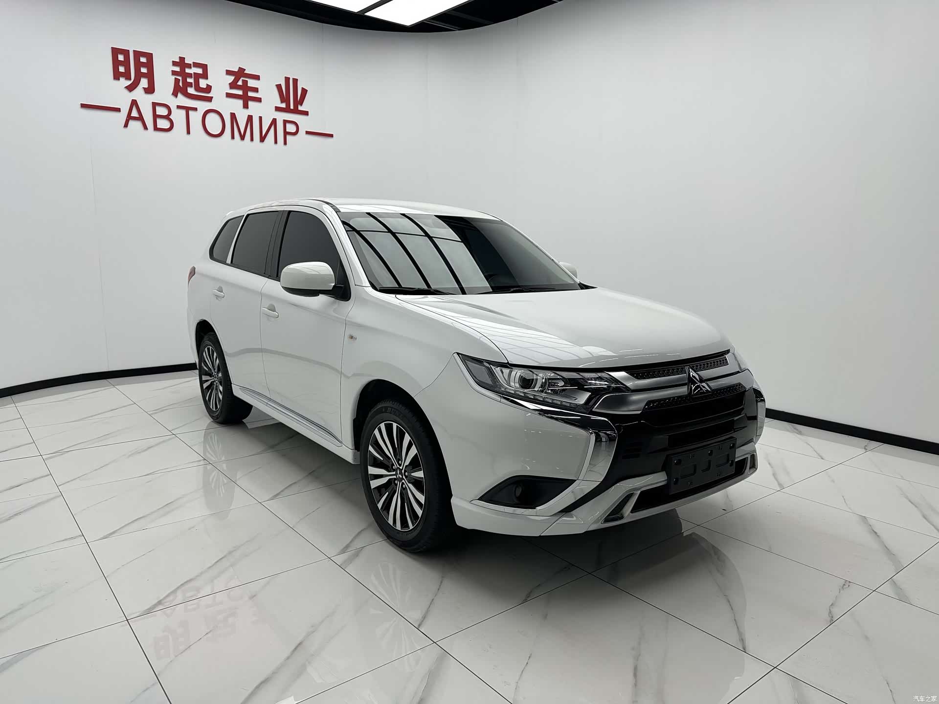 Mitsubishi Outlander, 2023 3