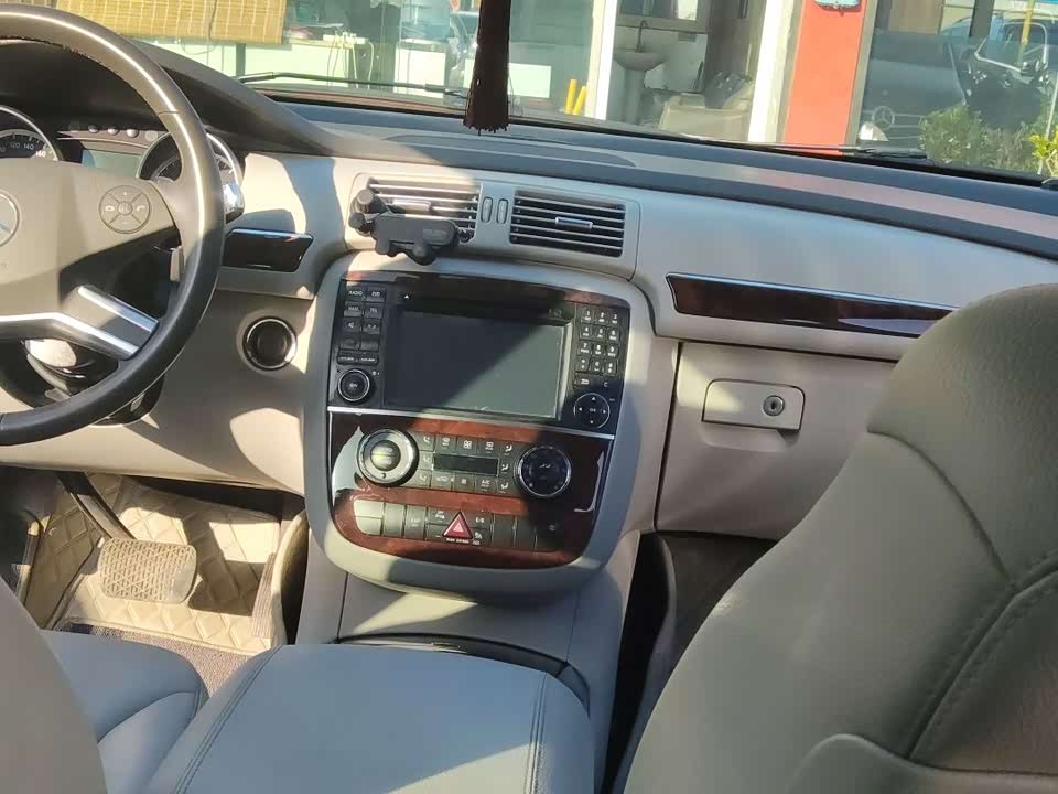 Mercedes-Benz R-class