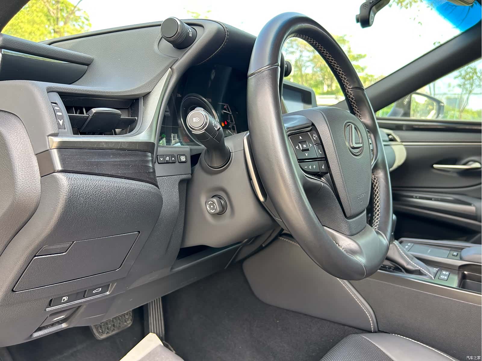 Lexus ES, 2021 21