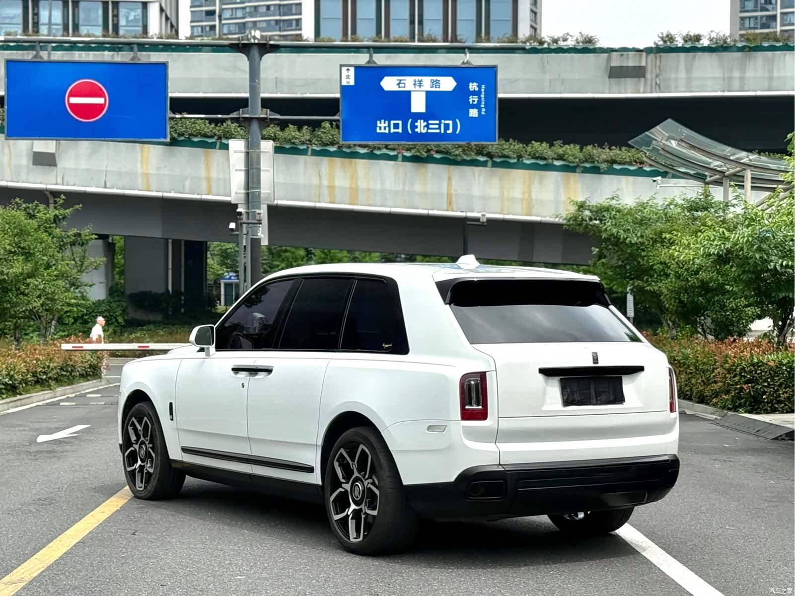 Rolls-Royce Cullinan, 2019 9