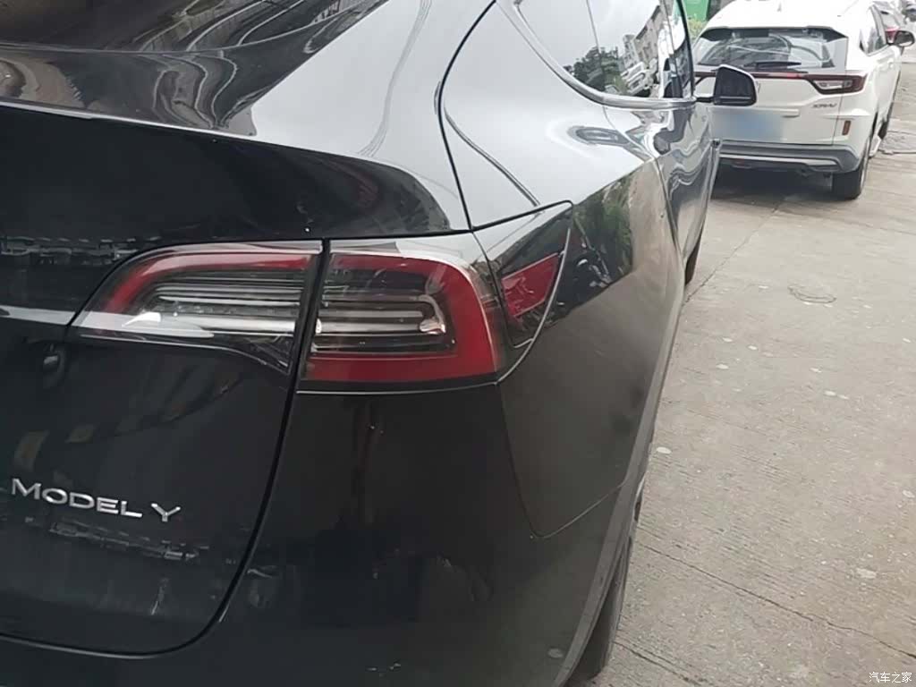 Tesla Model Y, 2024 7