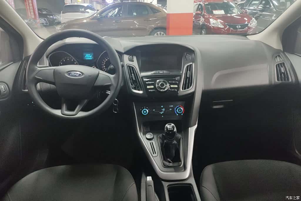 Ford Focus, 2018 12