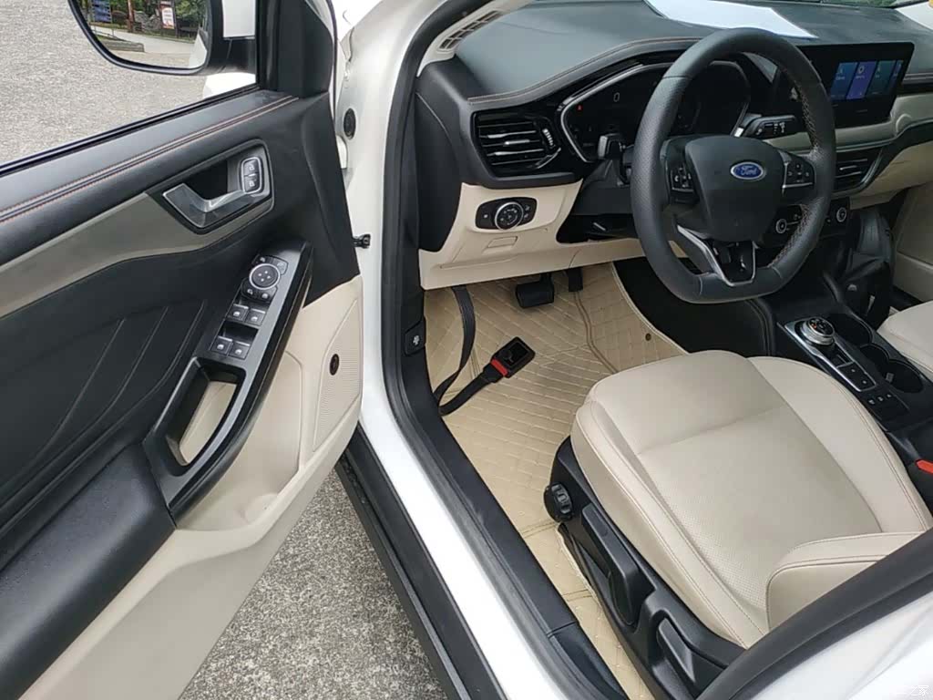 Ford Focus, 2021 16