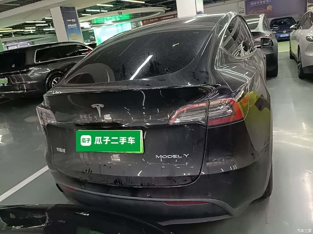 Tesla Model Y, 2022 4