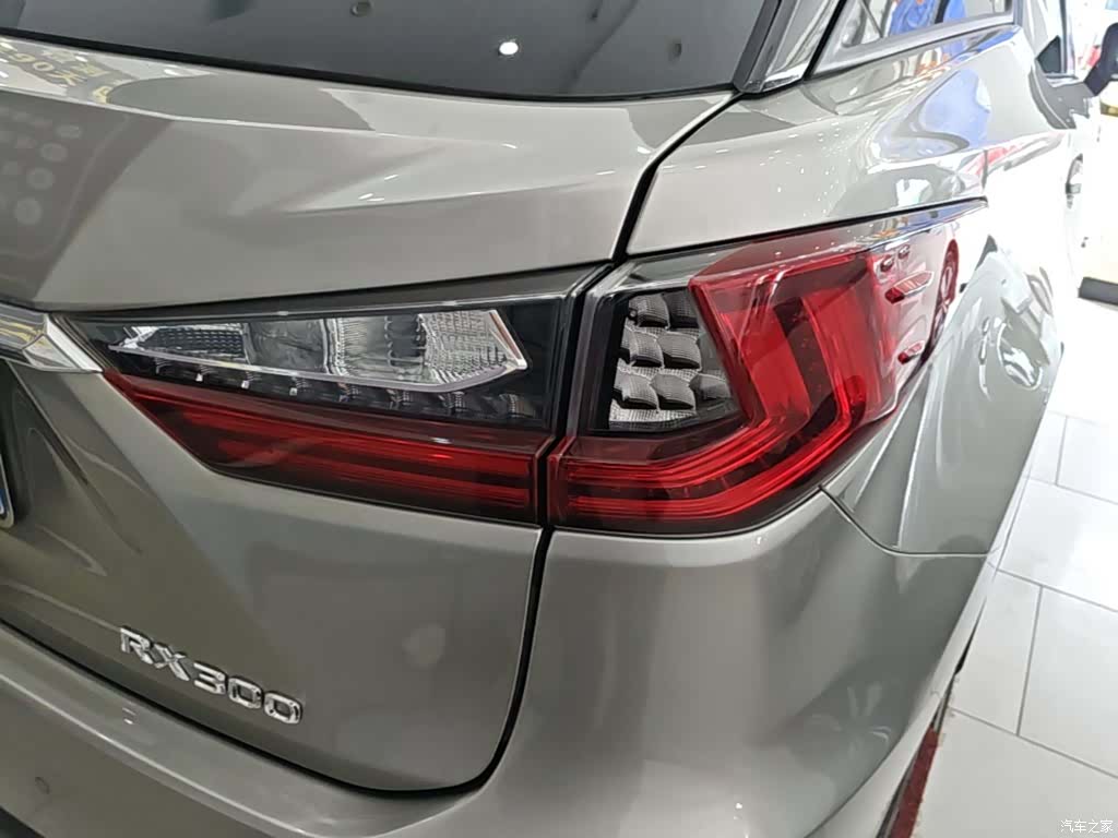 Lexus RX, 2019 8