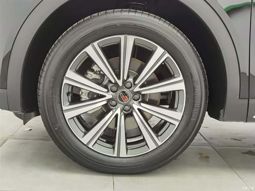 Hongqi HS7, 2025 17