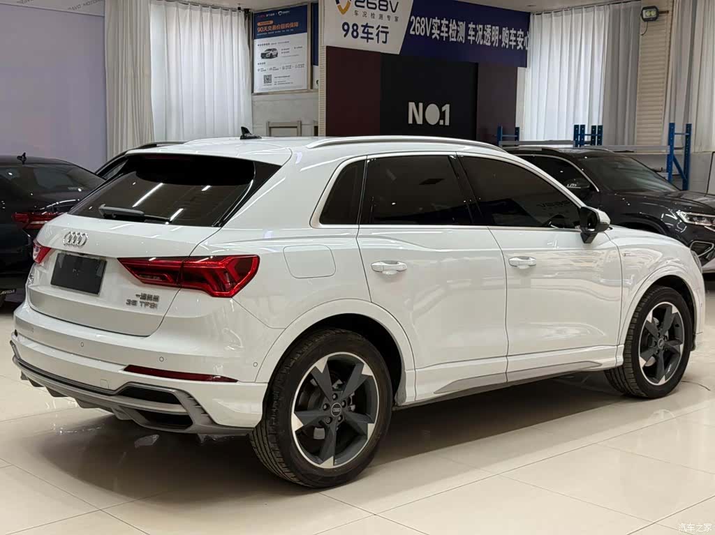 Audi Q3, 2023 4