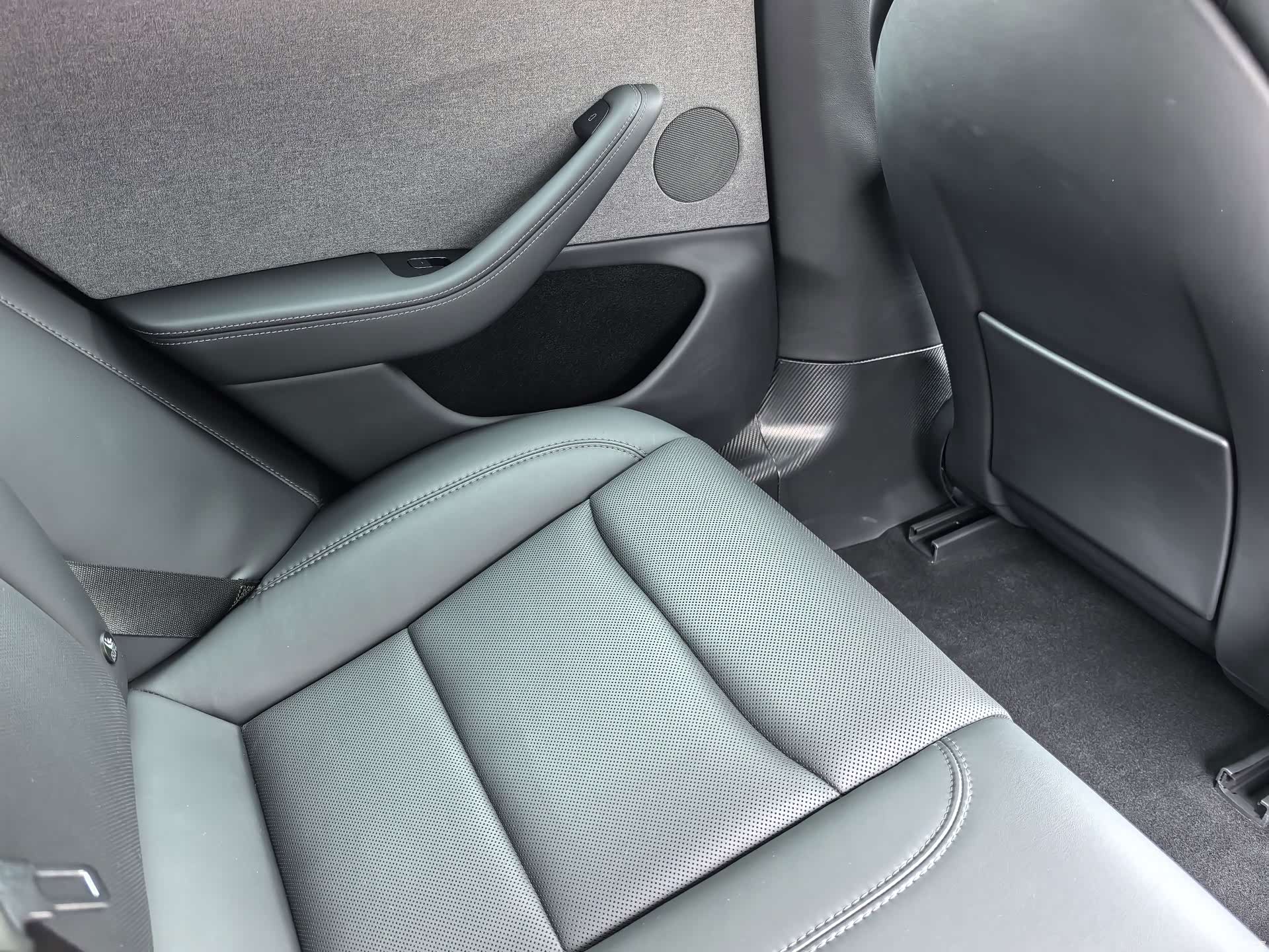 Tesla Model 3, 2024 7