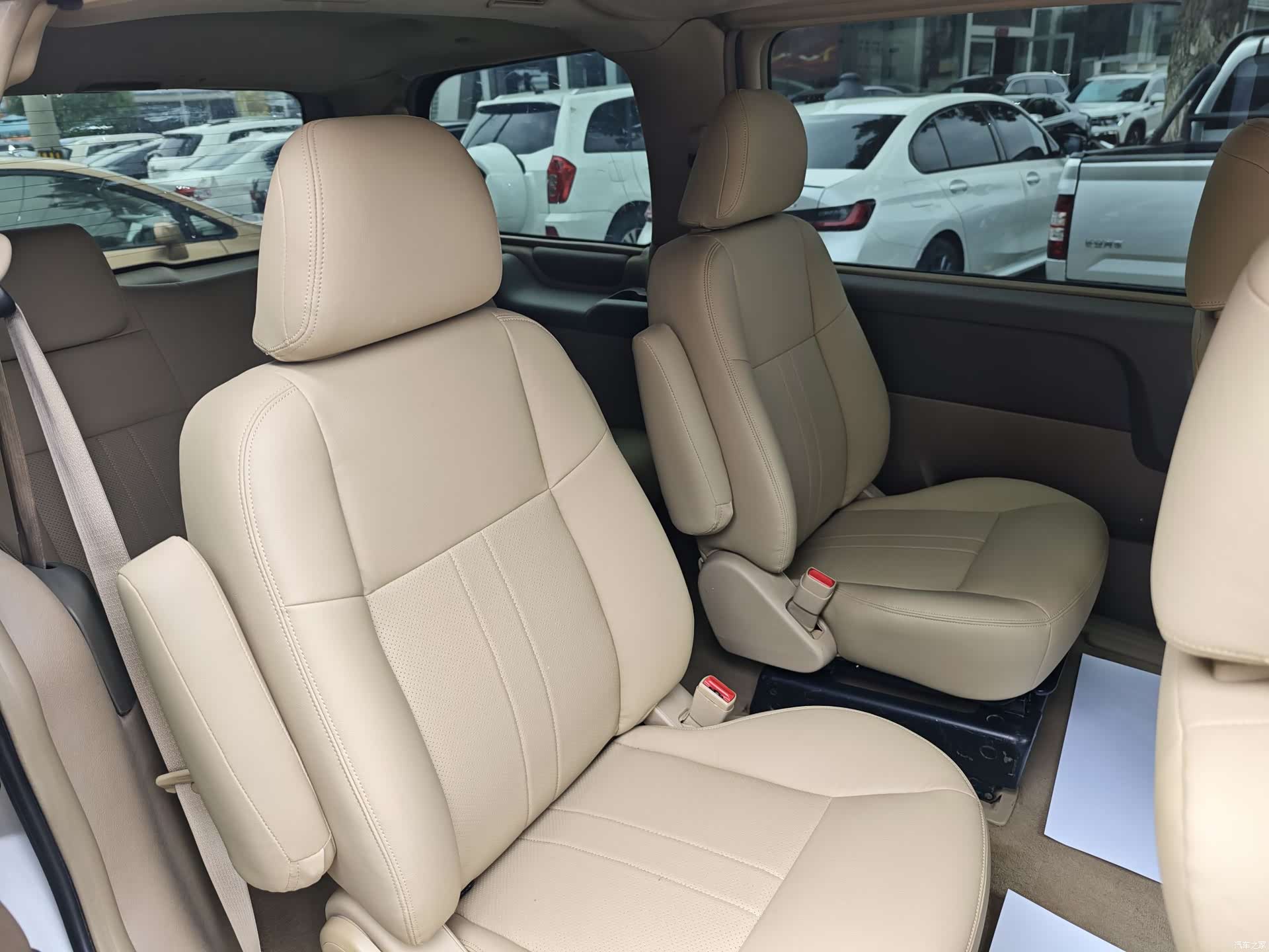 Buick GL8, 2010 11
