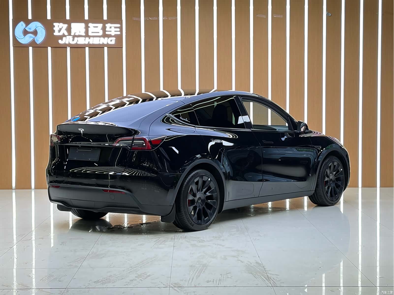 Tesla Model Y, 2023 16